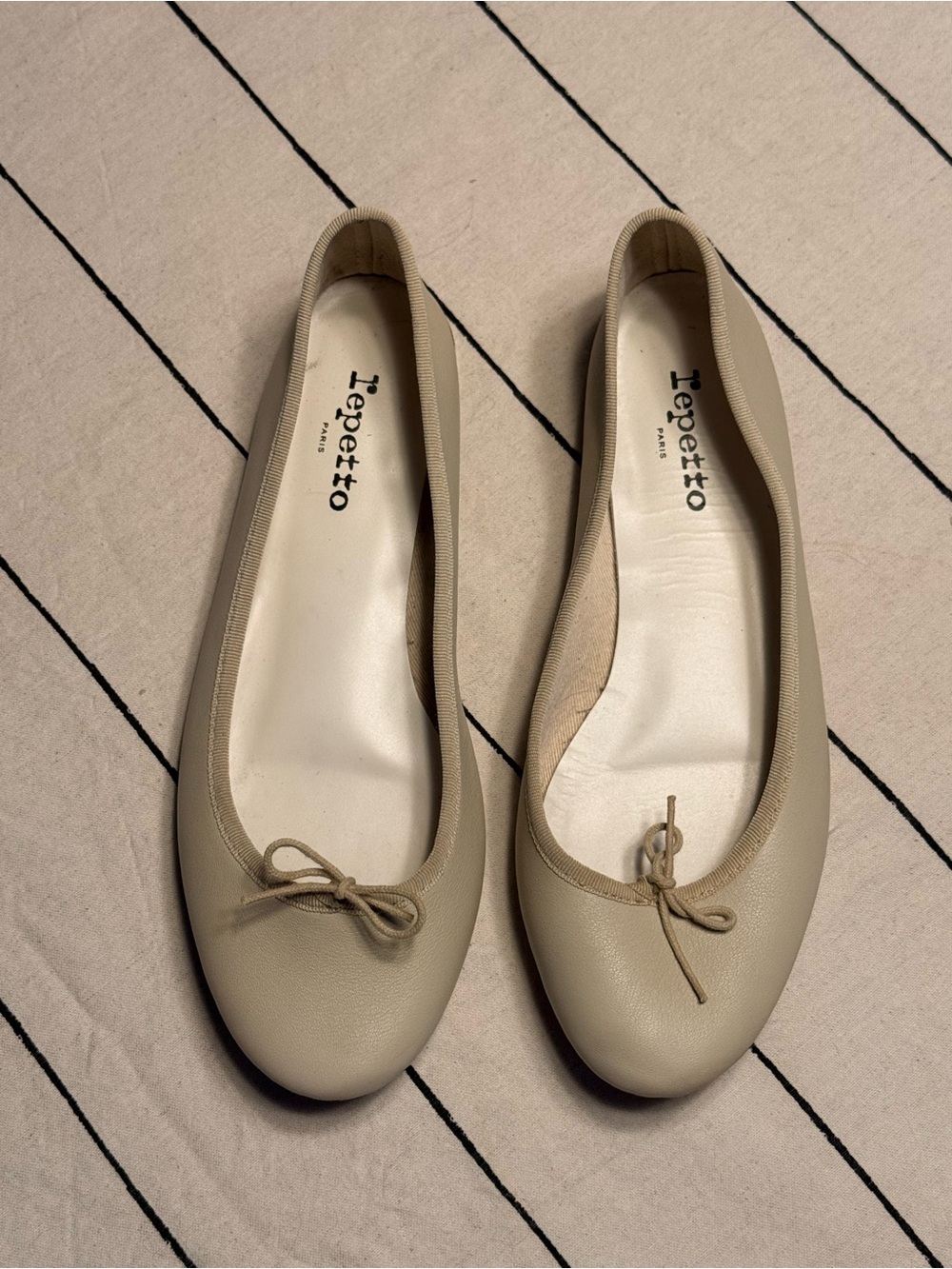 Repetto Cream Leather Ballet Flats with Bow